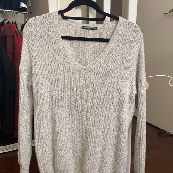 Brandy Melville Sweater - Picture 1 of 2